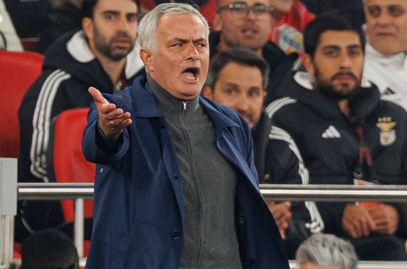 Sự vắng mặt của Jose Mourinho trên băng ghế chỉ đạo